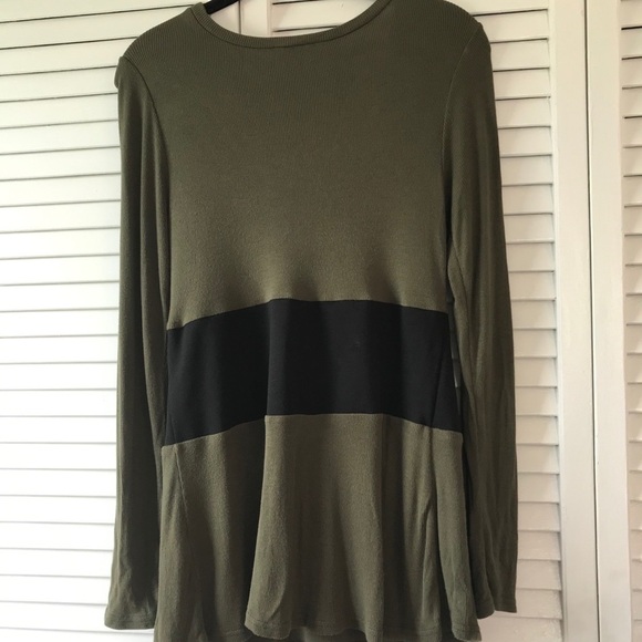 3/$25 Venus Size Medium Fabric Belt Top - Picture 5 of 6